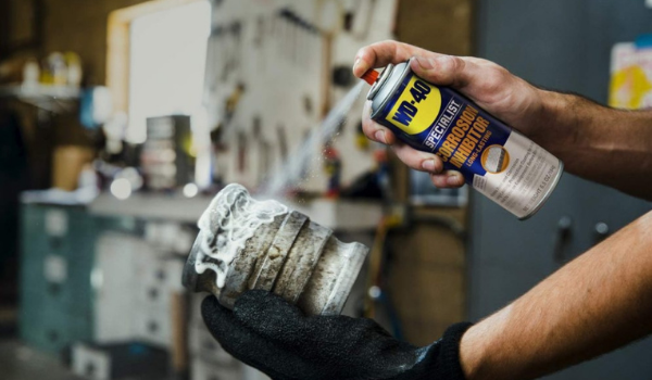 How Does WD-40 Remove and Prevent Rust
